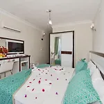 Carpe Diem Gold Hotel 4*
