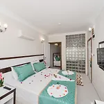 Carpe Diem Gold Hotel 4*